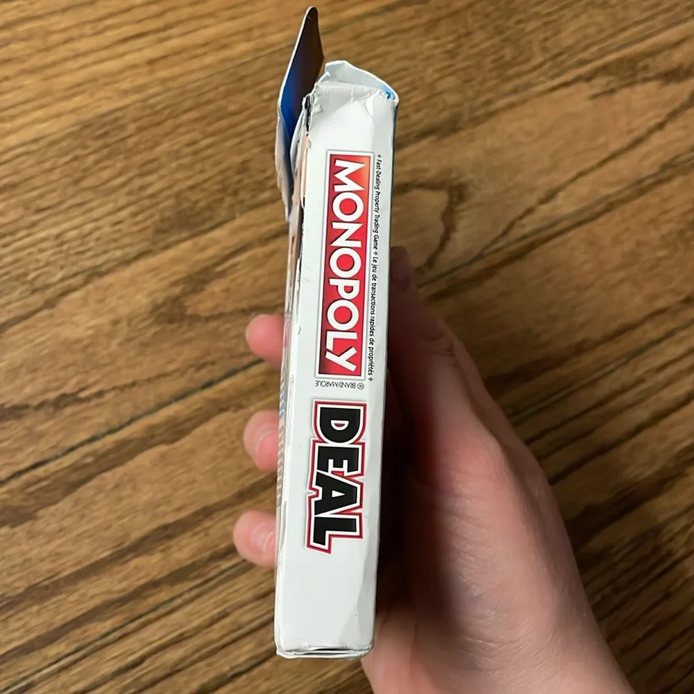 Monopoly Deal NWT